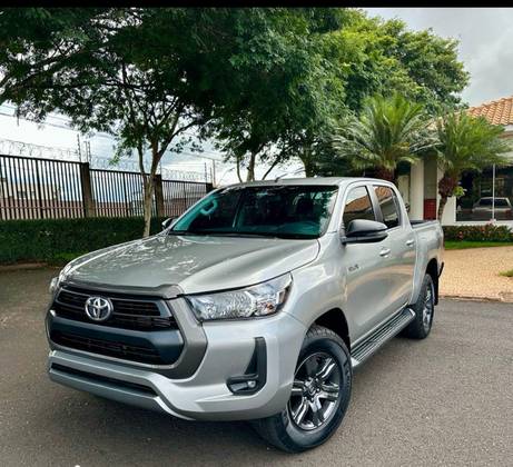 TOYOTA HILUX 2.8 D-4D TURBO DIESEL CD SR 4X4 AUTOMÁTICO TOYOTA HILUX 2.8 D-4D TURBO DIESEL CD SR 4X4 AUTOMÁTICO